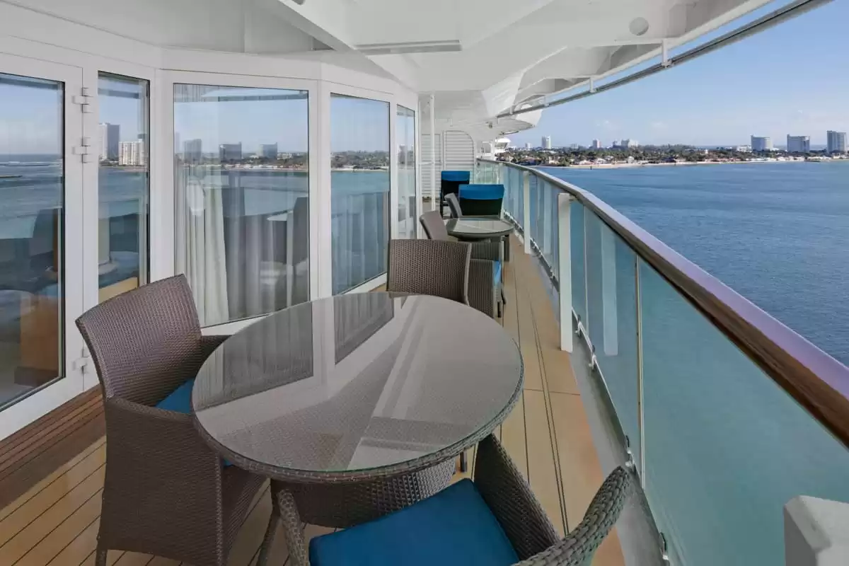 le Jewel of the Seas :   18