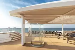 1-Terrasse et bain à remous