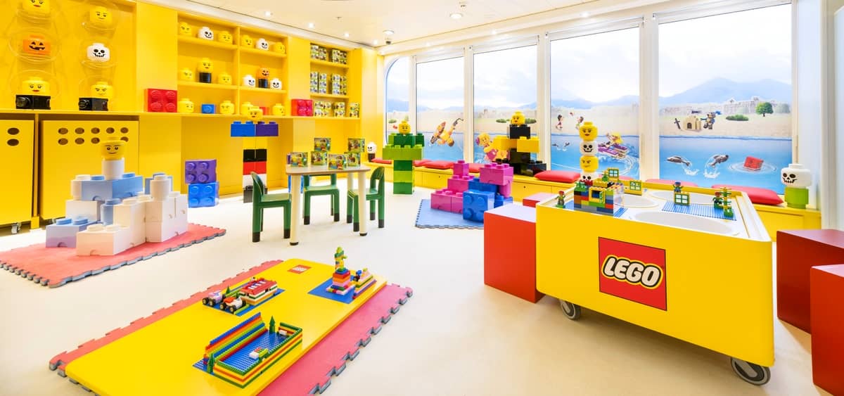3- KIDS CLUBS & ARCADE<br>FUN POUR ENFANTS ET ADOS À BORD