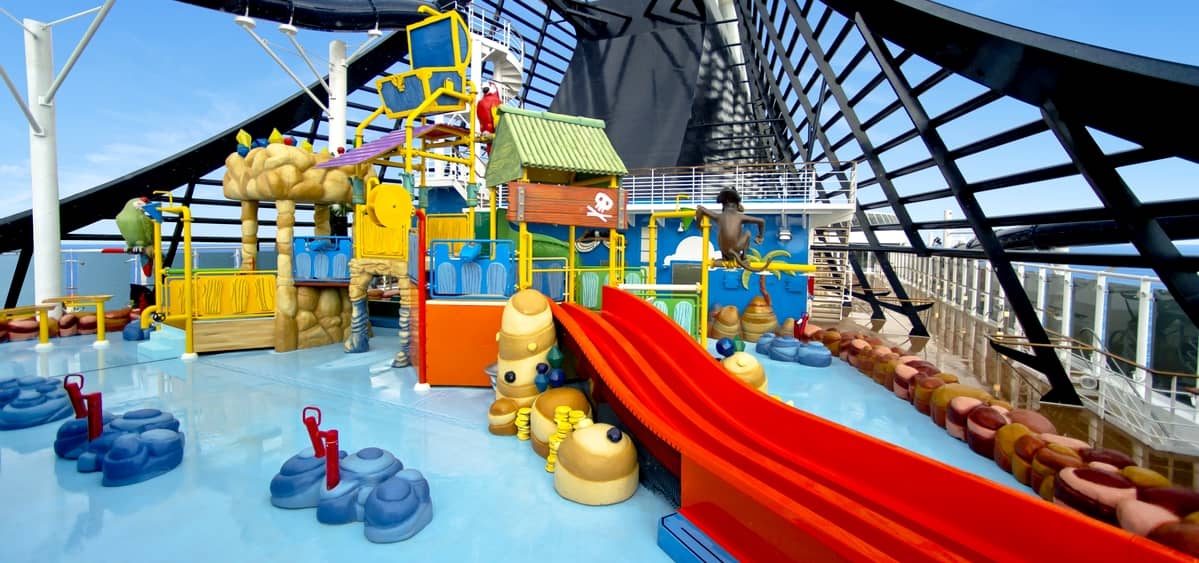 4- DOREMI CASTLE AQUAPARK ADVENTURES<br>LE ROYAUME DES FAMILLES