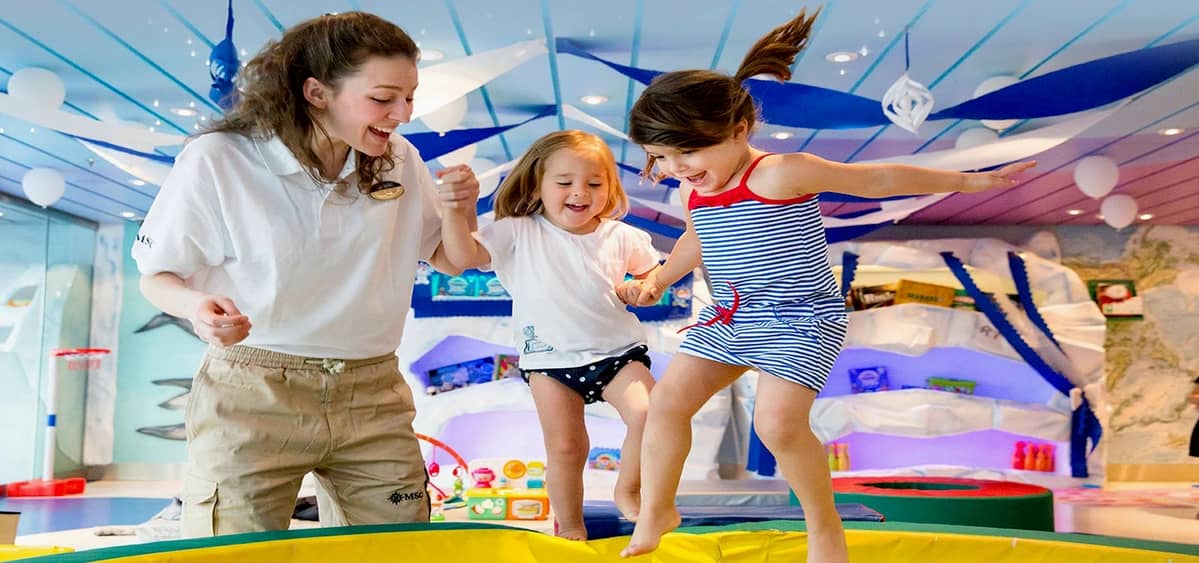 4- CLUBS ENFANTS & ADOS<br>DU FUN POUR TOUS LES ÂGES DE 0 À 17 ANS