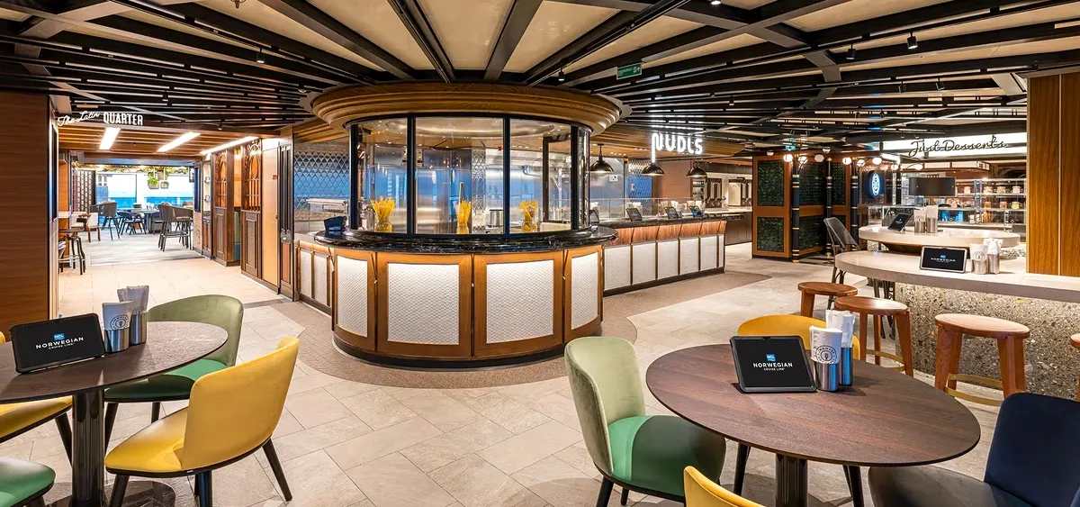 5- INDULGE FOOD HALL<br> DU BBQ AU RAMEN, LE TOUR DU MONDE À BORD