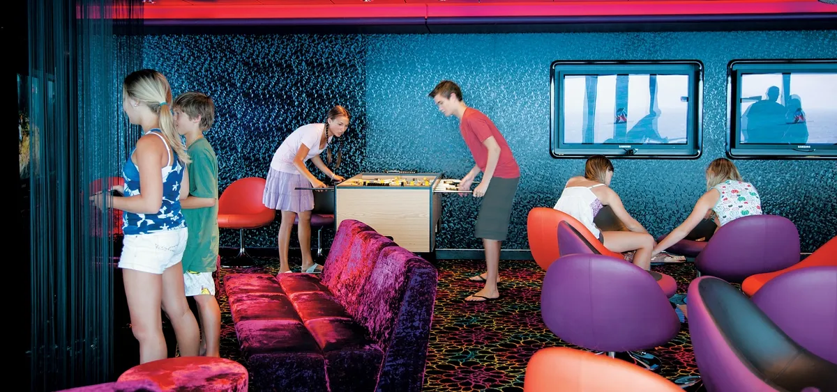 2- SPLASH ACADEMY & ENTOURAGE<br> FUN GARANTI POUR LES PLUS JEUNES