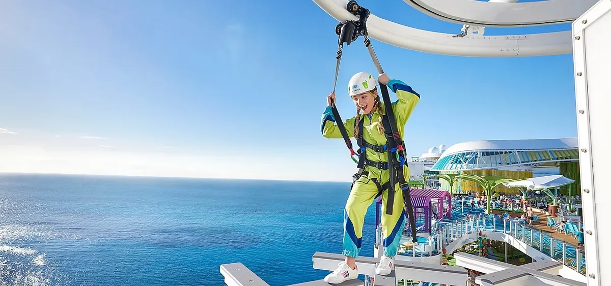 5- CROWN’S EDGE<br>TYROLIENNE + PARCOURS AU-DESSUS DU VIDE