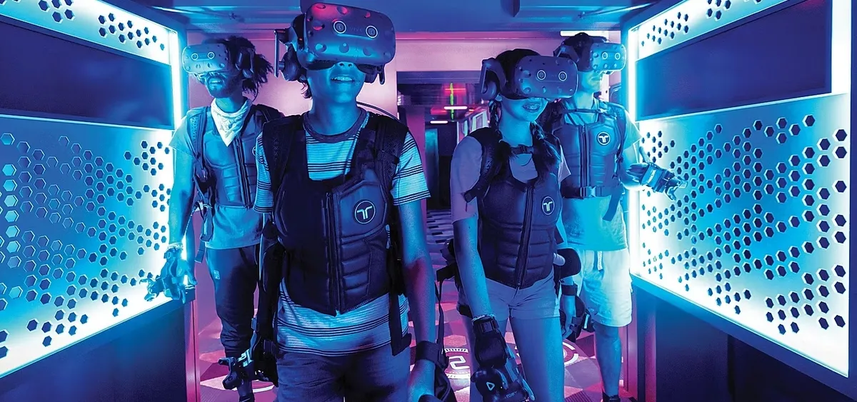 4- VIRTUAL ADVENTURE ZONE<br>EXPÉRIENCE VR HORS NORME EN MER