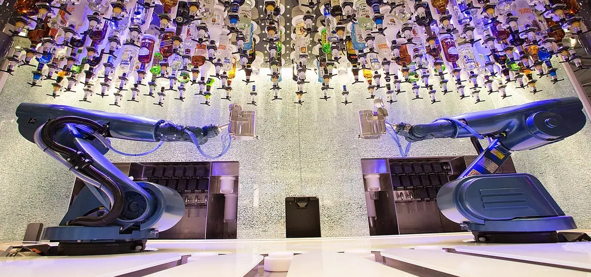 4- BIONIC BAR
LE BAR À COCKTAILS FUTURISTE