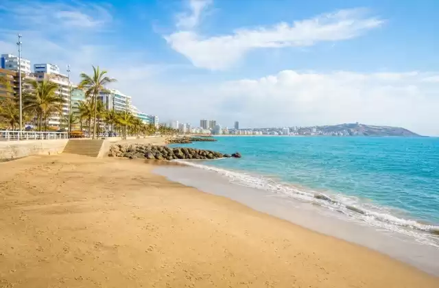 Sur la plage de Murciélago