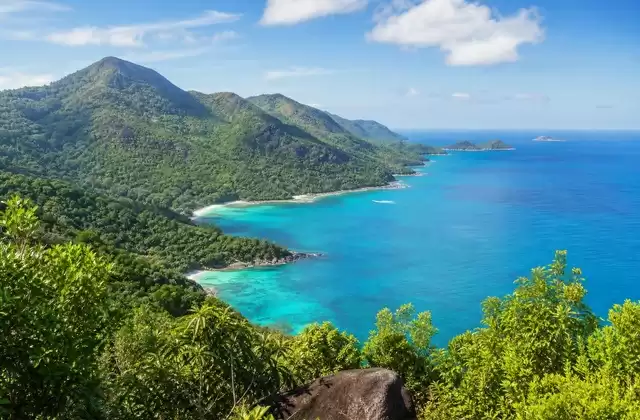 Depuis les routes de Mahé