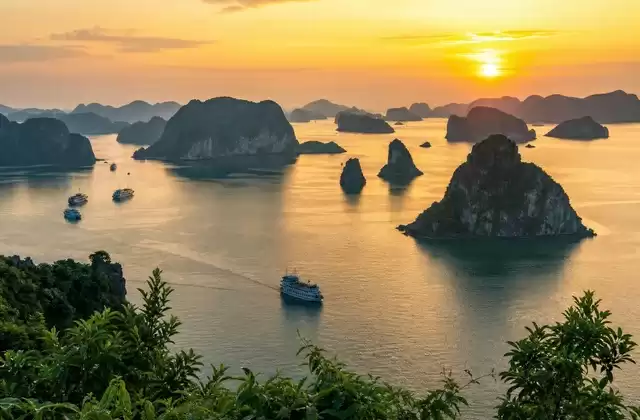 Depuis la baie d’Ha Long