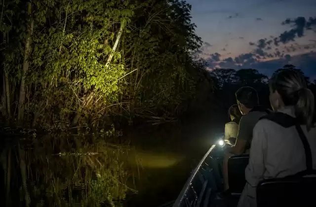 Sortie nocturne sur le fleuve