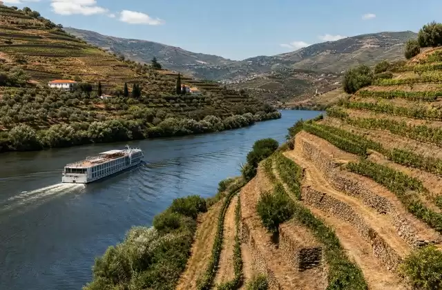 La navigation dans la vallée viticole