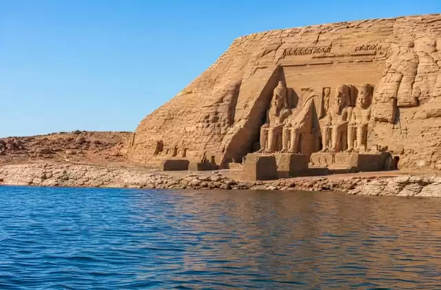 Abou Simbel par le lac Nasser