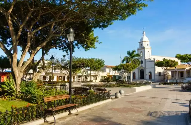Place centrale de Montecristi