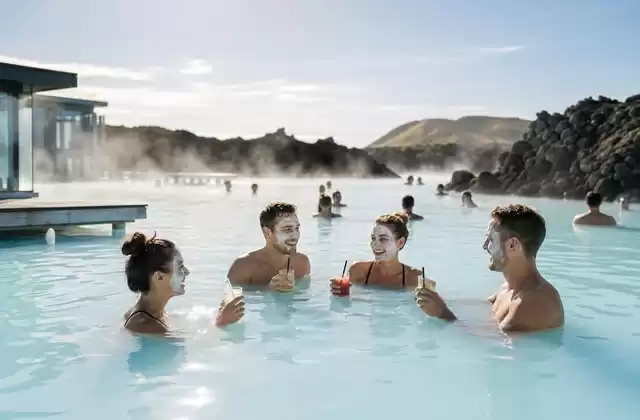 Baignade au Blue Lagoon